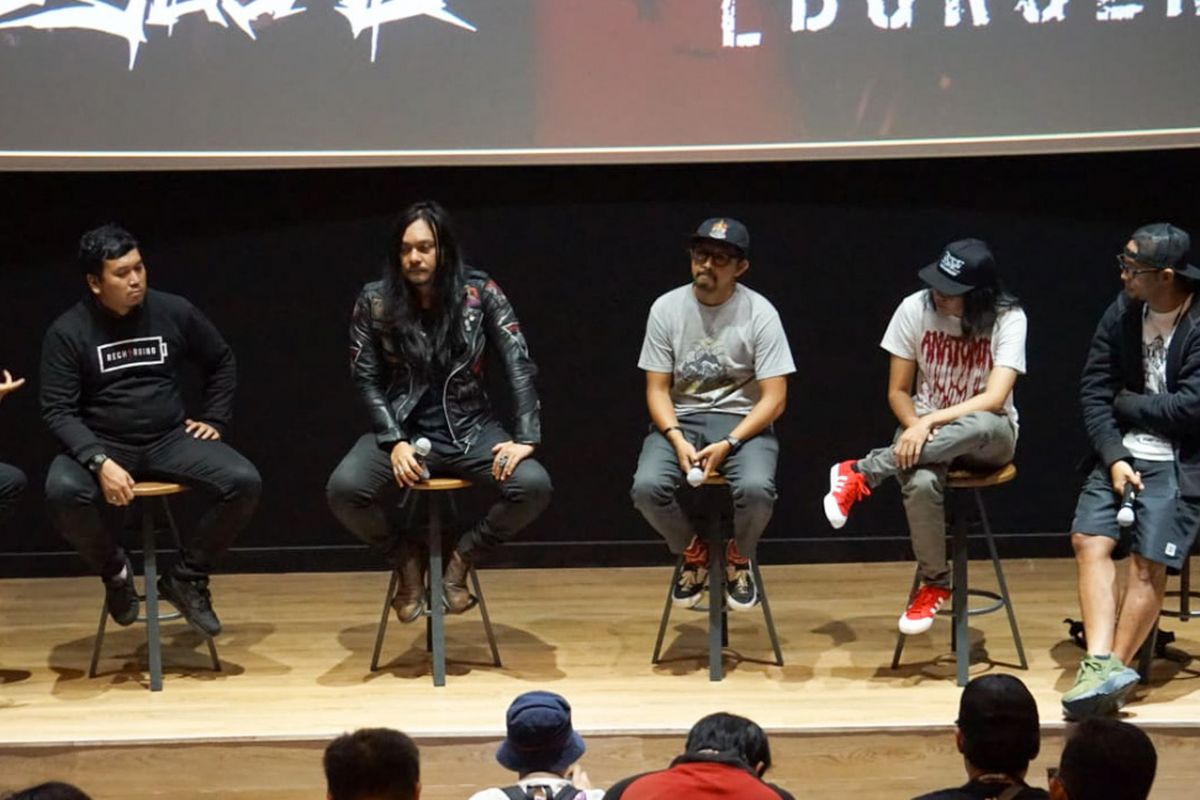 Grup band metal Burgerkill dan Deadsquad saat menggelar jumpa pers usai tur keliling Eropa.