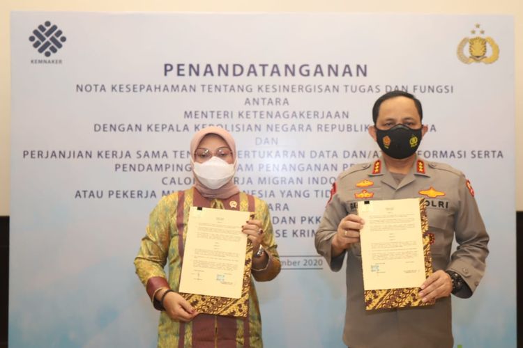 Menteri Ketenagakerjaan Ida Fauziyah sepakati nota kesepahaman dan perjanjian kerja bersama dengan Polri, di Hotel Royal Kuningan, Jakarta, Kamis (19/11/2020).