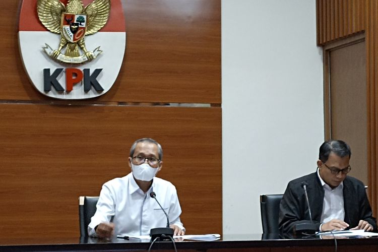 Wakil Ketua KPK Alexander Marwata berharap mahasiswa Unila yang masuk dengan cara menyuap mendapat sanksi, Senin (22/8/2022).