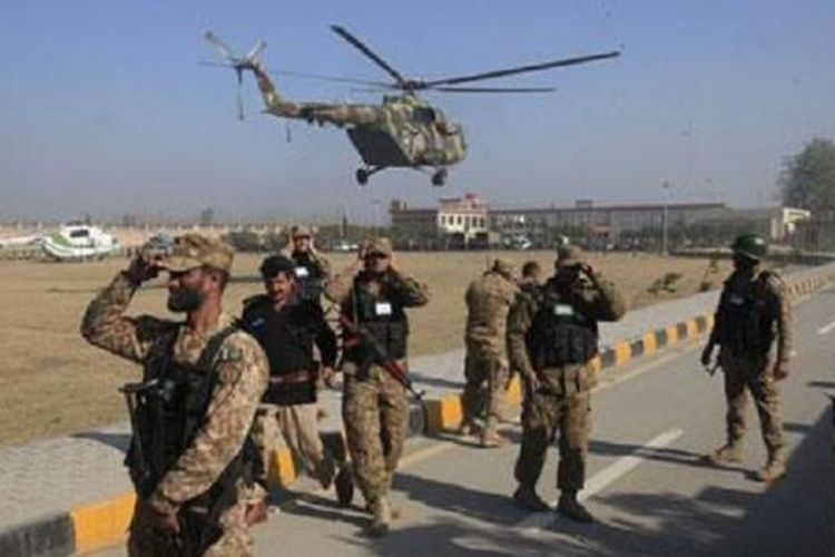 Pasukan Pakistan sejak 2014 memerangi Taliban di wilayah kesukuan di barat laut negeri itu.