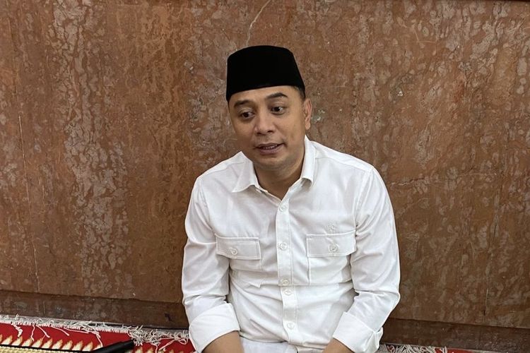 Wali Kota Surabaya, Eri Cahyadi, di Balai Kota Surabaya, Senin (6/1/2024).