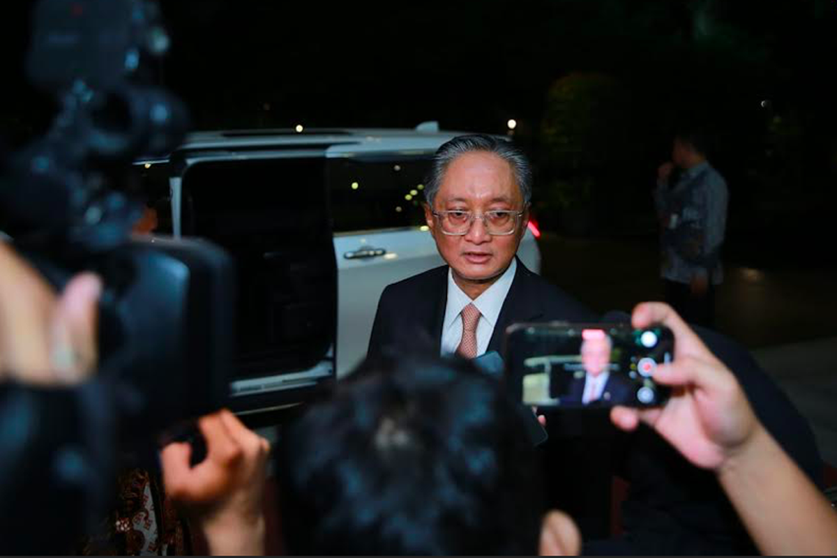 Menteri PU Dody Hanggodo dengan tegas mengumumkan akan melakukan evaluasi menyeluruh terhadap seluruh jajarannya, usai bawahannya terkena OTT KPK
