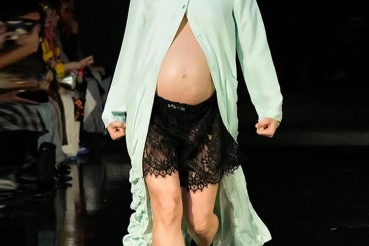 Maddie Moon saat acara New York Fashion Week 2024