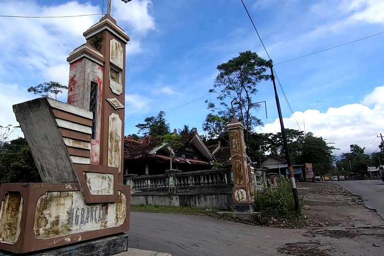 Gang masuk menuju Bendungan Kendalsari, Kemalang, Klaten.