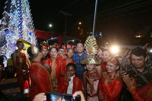 Kostum Daerah Ramaikan Perayaan Natal di Semarang 