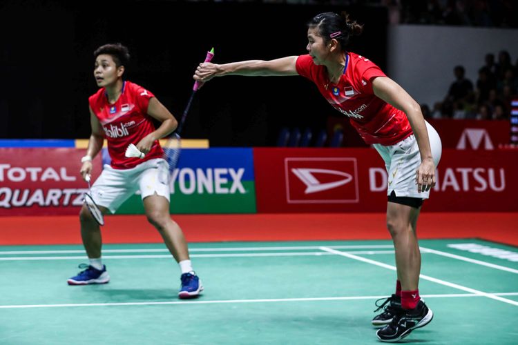 Ganda putri Indonesia, Greysia Polii dan Apriyani Rahayu bertanding melawan ganda putri Denmark, Maiken Fruergaard dan Sara Thygesen pada pertandingan final Daihatsu Indonesia Masters 2020 di Istora Senayan Jakarta, Minggu (19/1/2020). Greysia - Apriyani juara ganda putri setelah menang 18-21, 21-11, dan 23-21.