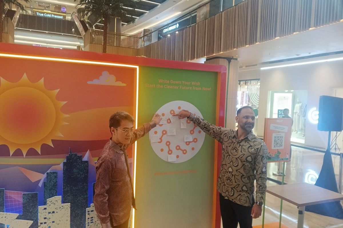  Mulai hari Rabu (14/1/2025), pengunjung dapat melihat dan mempelajari display instalasi PLTS  atap di The Park Pejaten, yang dihadirkan sebagai sarana edukatif untuk mengenal pemanfaatan energi surya.