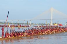 Perahu Naga Terpanjang Buatan Kamboja Pecahkan Rekor Dunia