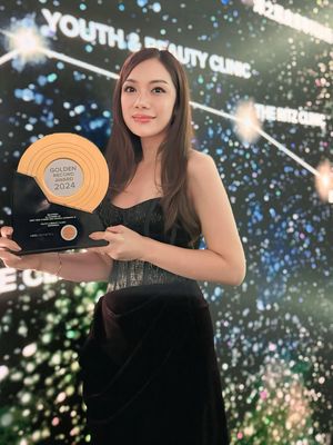 Pendiri klinik kecantikan Youth & Beauty Clinic Jakarta, dr.Gaby Syerly menerima penghargaan 1st Runner-Up untuk Layanan Filler Terbaik se-Asia Pasifik.
