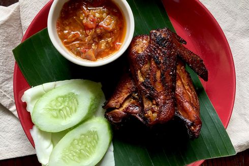Resep Ayam Bakar Wong Solo, Ungkep Dulu dengan Air Kelapa