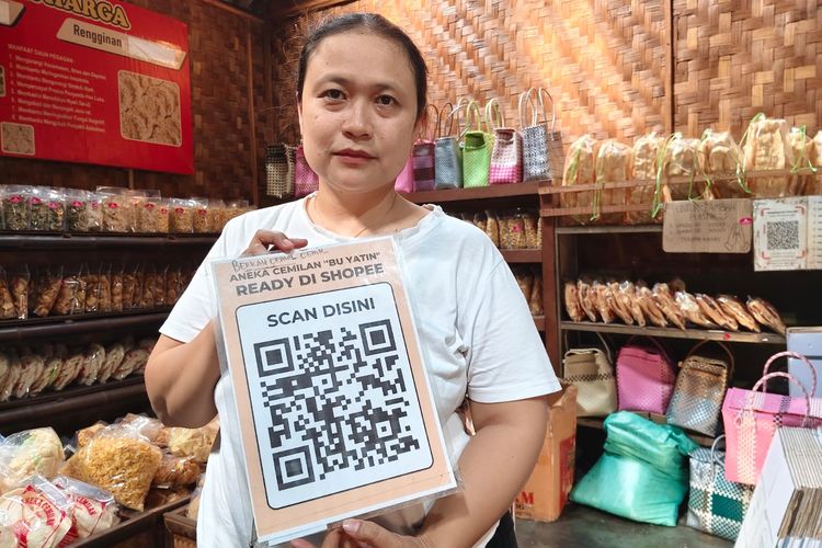 Tungku Kayu, Barcode, dan Rengginang yang Menghidupkan Tingal Wetan