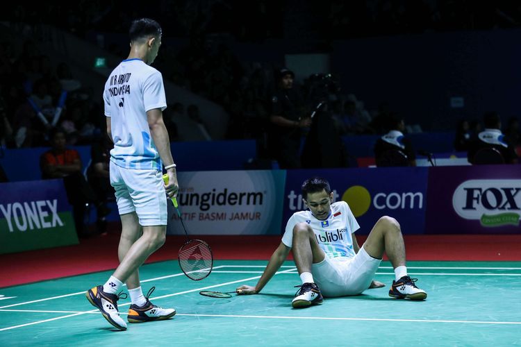 Pasangan ganda putra Indonesia, Fajar Alfian/Muhammad Rian Ardianto saat melawan ganda putra China, Huang Kai Xiang/Liu Cheng dalam babak kedua Blibli Indonesia Open 2019 di Istora Senayan, kompleks GBK, Jakarta, Rabu (17/7/2019). Ganda putra Indonesia, Fajar Alfian/Muhammad Rian menang dengan skor 18-21 21-14 21-16.