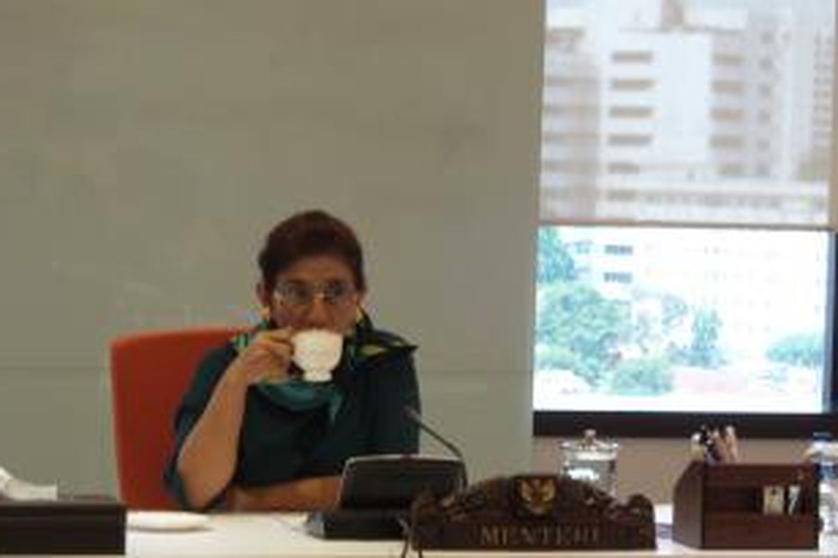 Menteri Kelautan dan Perikanan Susi Pudjiastuti dalam konferensi pers di Kantor KPP, Senin (7/12/2015).