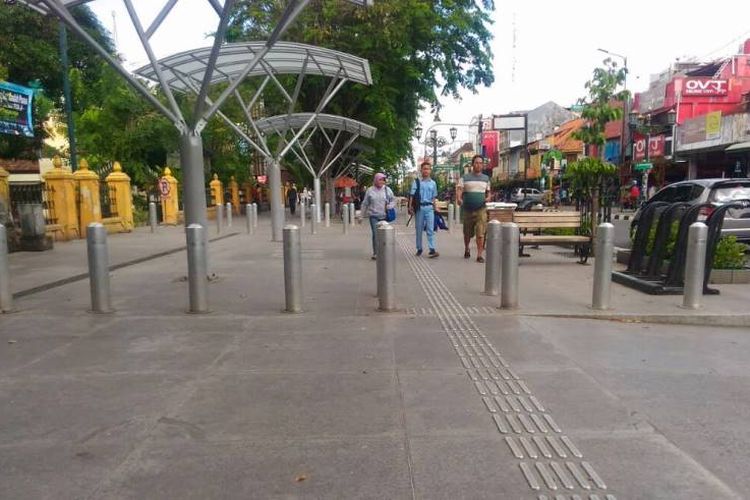 Malioboro, kawasan yang selalu menjadi magnet bagi mereka yang berkunjung ke Yogyakarta. Kondisi salah satu ikon Kota Yogyakarta itu sudah berubah. 