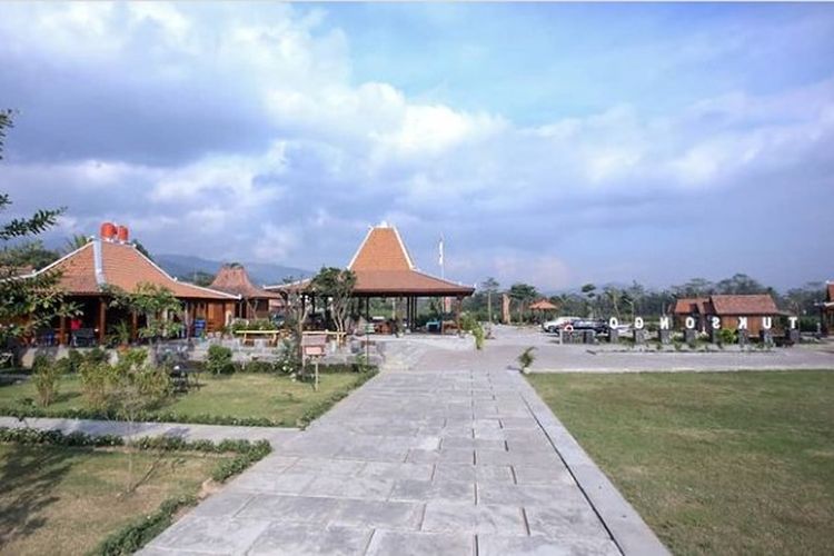 Desa Wisata Tuk Songo, Magelang. Cari rute touring motor yang asyik? Cek rekomendasi desa wisata di Jawa Tengah, dari Dieng hingga Magelang, yang tawarkan panorama alam.