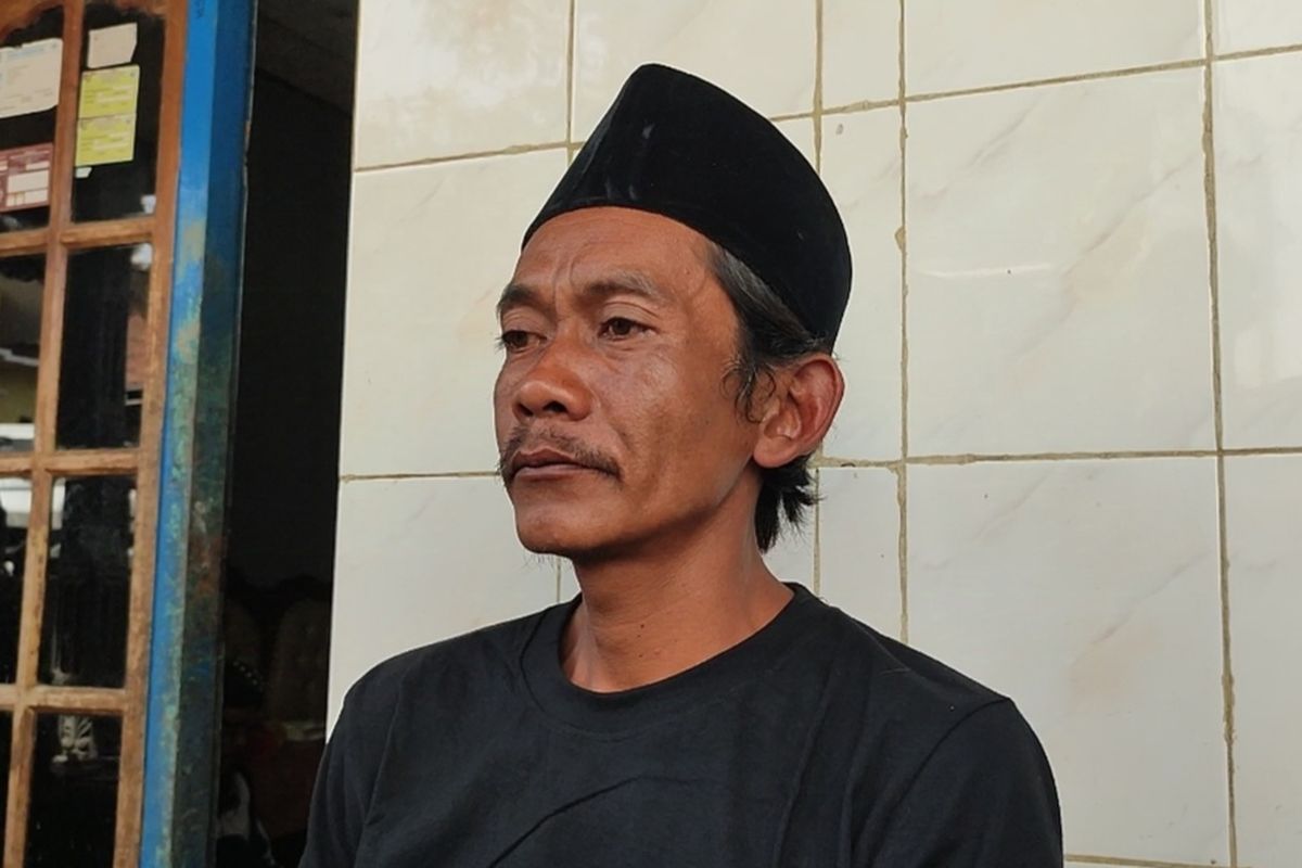 Sunhaji, penjual es teh yang diolok-olok Gus Miftah, saat memberikan keterangan, Rabu (4/12/2024).