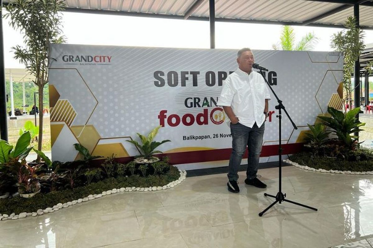 Grand City Balikpapan menghadirkan Grand City Food Center. 