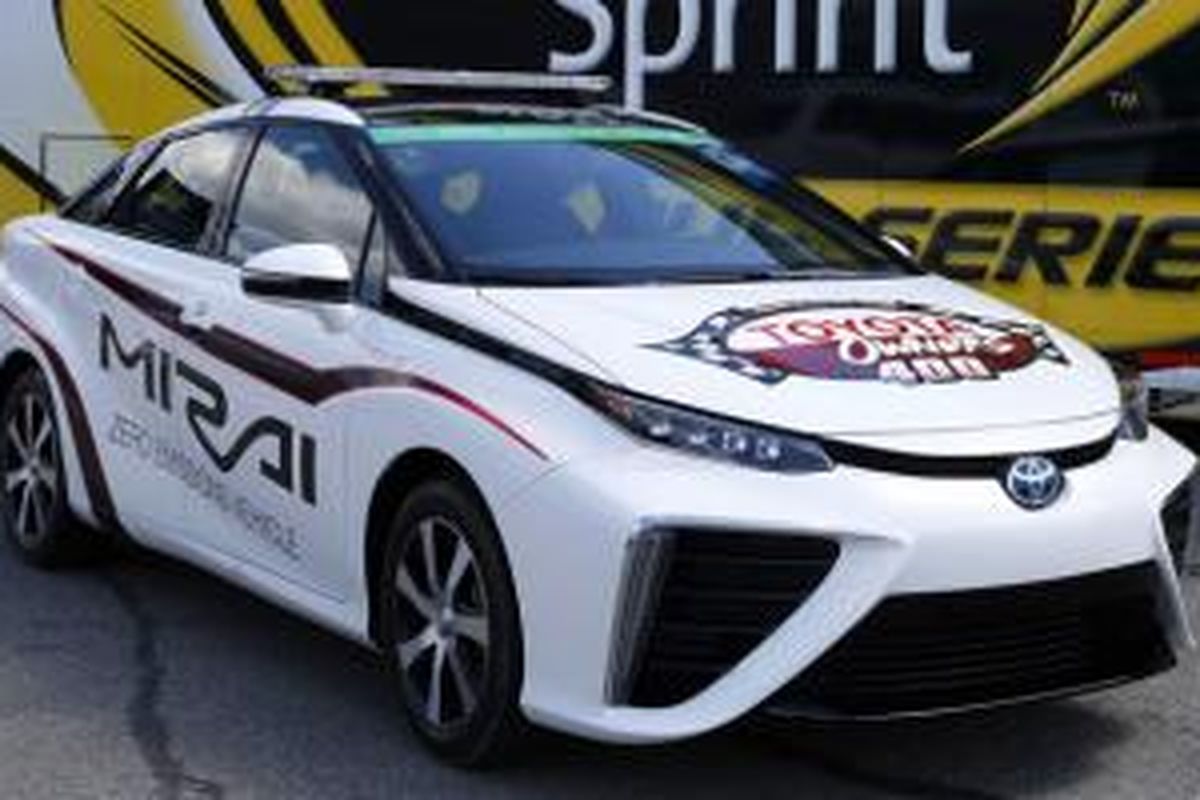 Mirai, mobil fuel cell pertama di ajang NASCAR, AS/