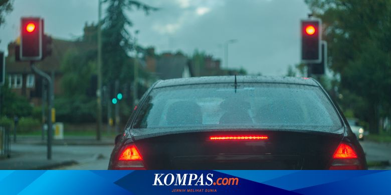 Posisi Gigi Mobil  Transmisi Matik di Lampu  Merah Pakai D 