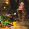 Cara Menerapkan Mindful Eating, Baik untuk Kesehatan Mental dan Fisik
