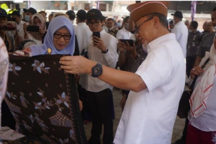 Mendag Zulkifli Hasan: Kemendag Siapkan ?Jalan Tol? untuk UKM Go International