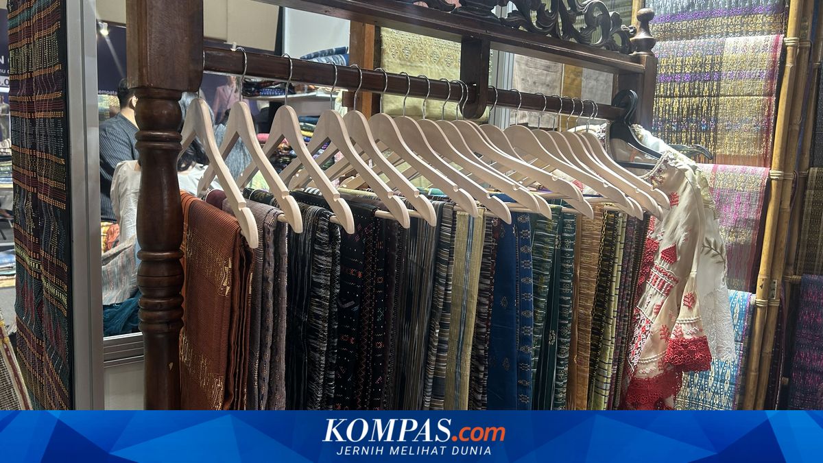 4 Cara Merawat Ulos agar Awet, Jangan Dicuci dengan Air