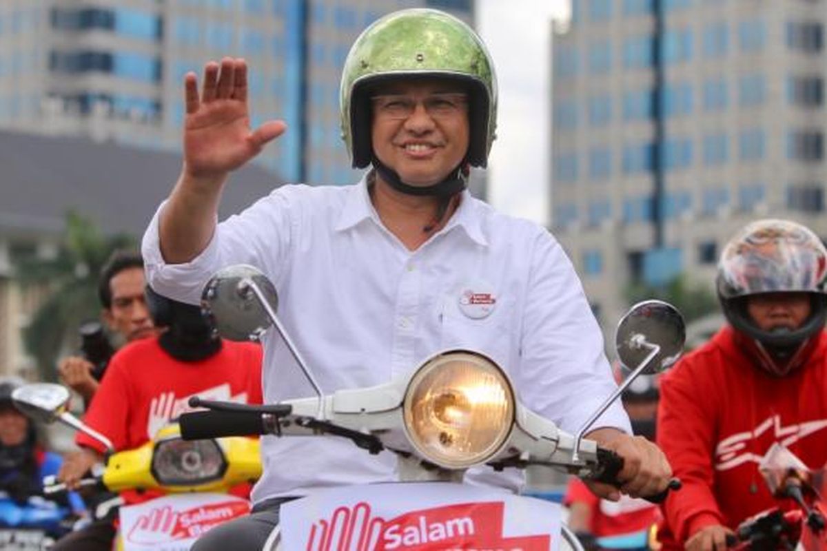 pasangan nomor urut 3 anies baswedan gubernur dan wakil gubernur yang maju di Pemilihan Kepala Daerah DKI 2017 mendeklarasikan kampanye damai di silang barat daya Lapangan Monas, Jakarta Pusat, Sabtu (29/10/2016).