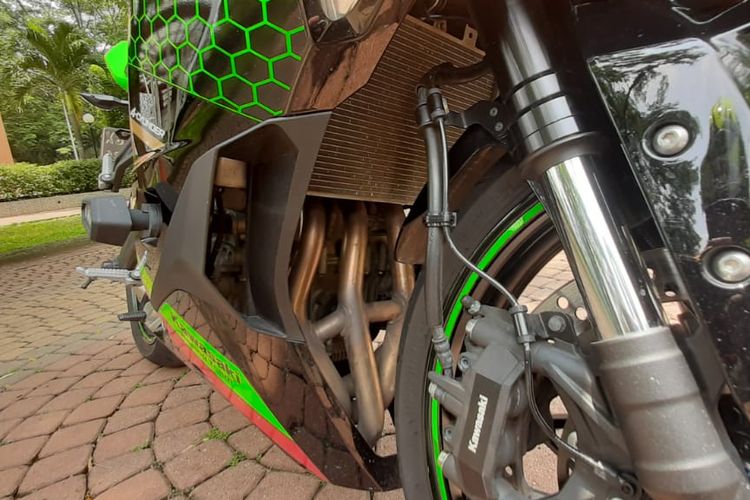 Test ride Kawasaki Ninja ZX-25R untuk harian