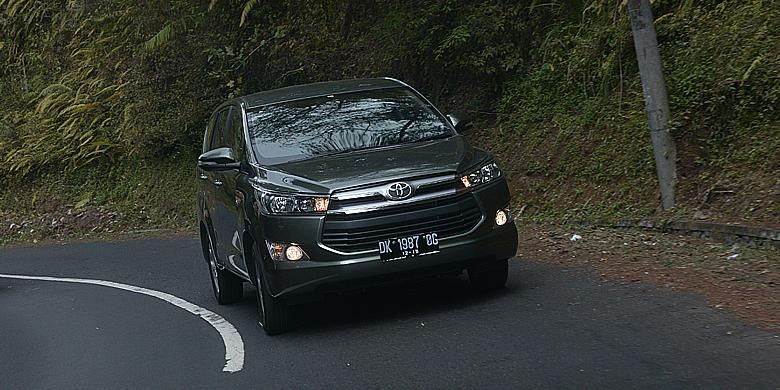 Toyota Kijang Innova terbaru punya stabilitas yang baik deibanding pendahulunya