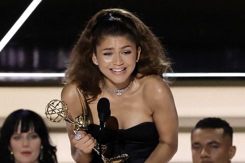 Ketika Hannah Einblinder Gugup Lihat Zendaya dari Panggung Emmy Awards 2022...