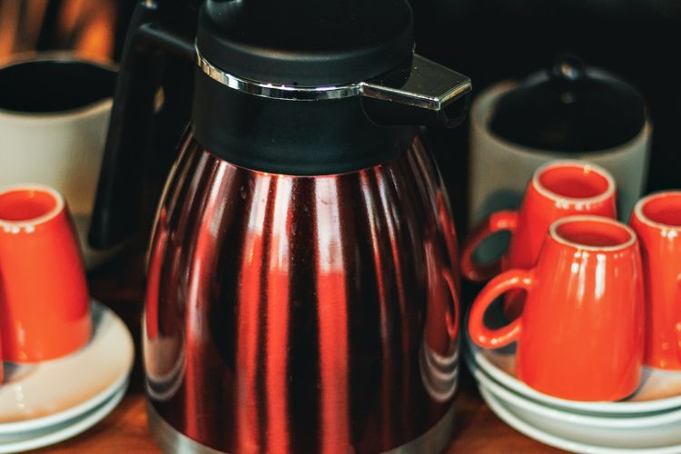 Ilustrasi ketel, teko air. 