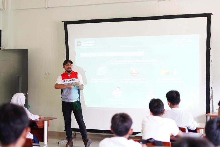 SMP di Jakarta Diajari Energi Bersih untuk Bentuk Generasi Peduli Lingkungan
