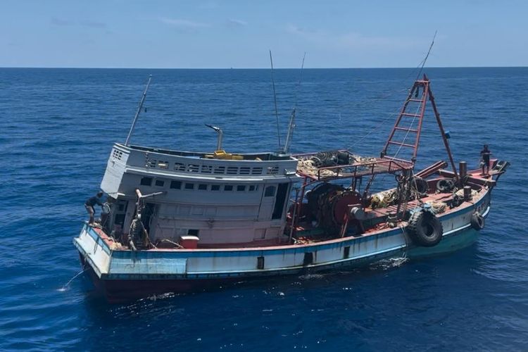 Kementerian Kelautan dan Perikanan (KKP) berhasil menangkap satu kapal ikan asing (KIA) berbendera Vietnam yang sedang melakukan penangkapan ikan secara illegal di Perairan Zona Ekonomi Eksklusif Indonesia (ZEEI) Laut Natuna Utara, Kabupaten Natuna, Kepulauan Riau (Kepri).