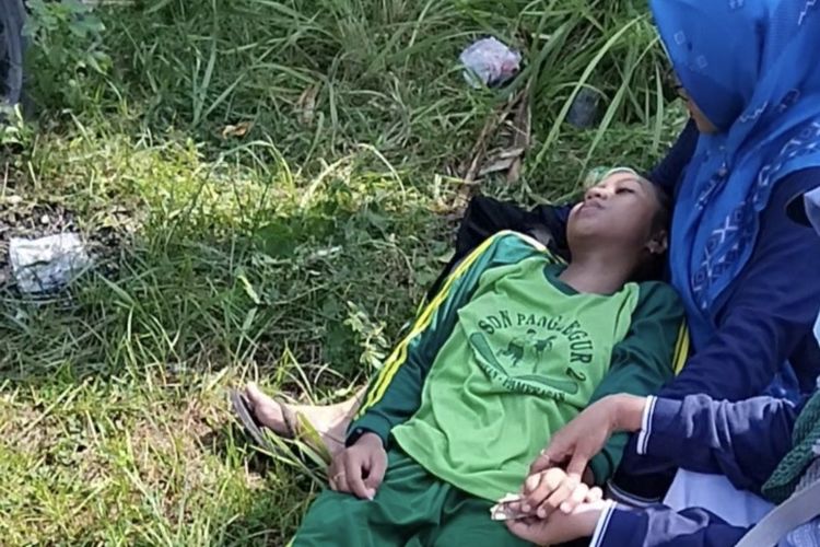 Akibat Molor, Puluhan Siswa Pingsan pada Puncak Hardiknas yang Dihadiri Mendikdasmen di Pamekasan