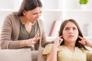 Remaja Diam dan Menjauh dari Orangtua? Ini Saran Pakar Parenting