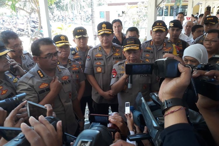 Kapolri Tito Karnavian di RS Bhanyangkara Polda Jatim, Senin (19/8/2019)