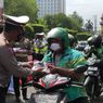 Operasi Patuh Candi di Semarang, Polisi Bagikan Bansos untuk Warga Terdampak Pandemi