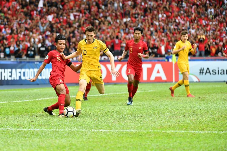 Timnas U-16 Indonesia berhadapan dengan Australia pada perempat final Piala Asia U-16 2018 di Stadion Bukit Jalil, 1 Oktober 2018. 