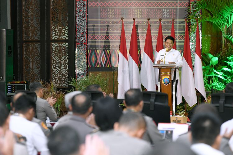 Pj Gubernur Sumut Hassanudin mengikuti Rapat Pimpinan (Rapim) Polda Sumut 2024 yang diselenggarakan di Aula Tribrata, Mapolda Sumut, Jalan Sisingamangaraja, Medan, Rabu (13/3/2024). 