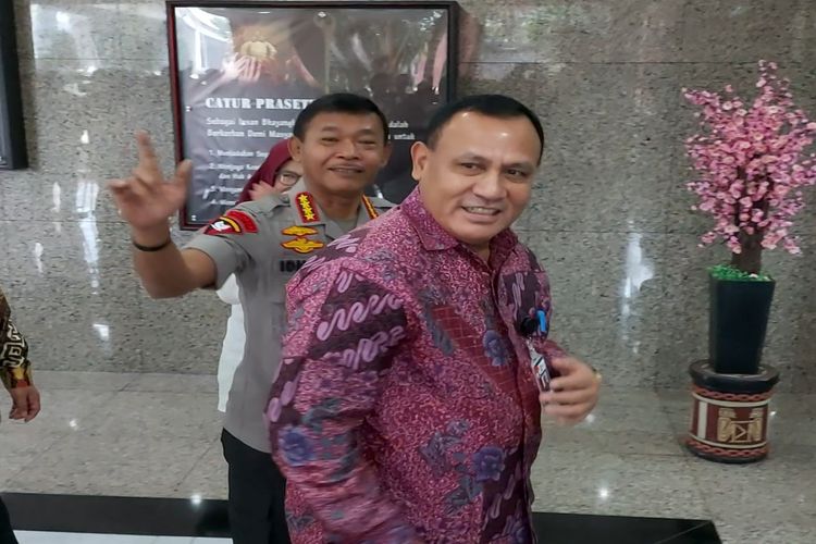 Ketua KPK Firli Bahuri dan Kapolri Jenderal Pol Idham Azis di Gedung Utama Mabes Polri, Jakarta, Senin (6/1/2020).