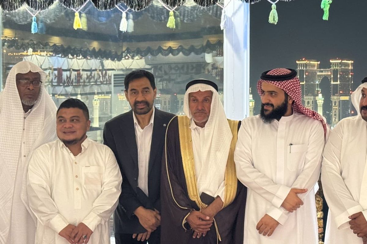 Gubernur Aceh, Muzakir Manaf, melakukan pertemuan dan memaparkan berbagai peluang investasi di Aceh kepada para investor asal Timur Tengah dalam sebuah pertemuan di Kota Makkah, Kamis, (16/10/2025).