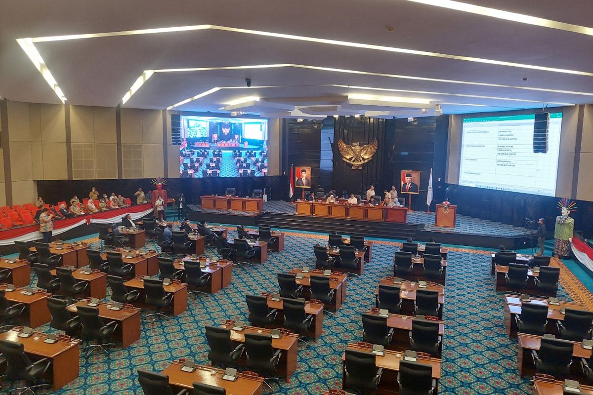 Suasana rapat pimpinan gabungan di Gedung DPRD DKI Jakarta, Selasa (13/9/2022).