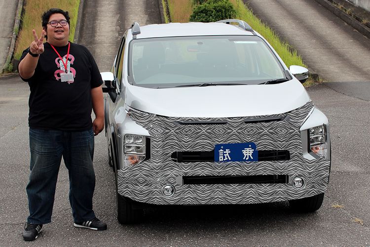 Jurnalis Kompas.com/Agung Kurniawan ketiga melakukan first drive model terbaru Mitsubishi Xpander Cross di Okazaki, Chiba, Nagoya, Jepang, Kamis (24/10/2019).