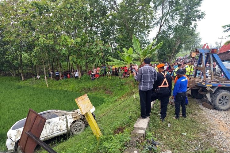 Daftar Identitas Korban Argo Bromo Anggrek Vs Avanza di Grobogan, 4 Orang Tewas