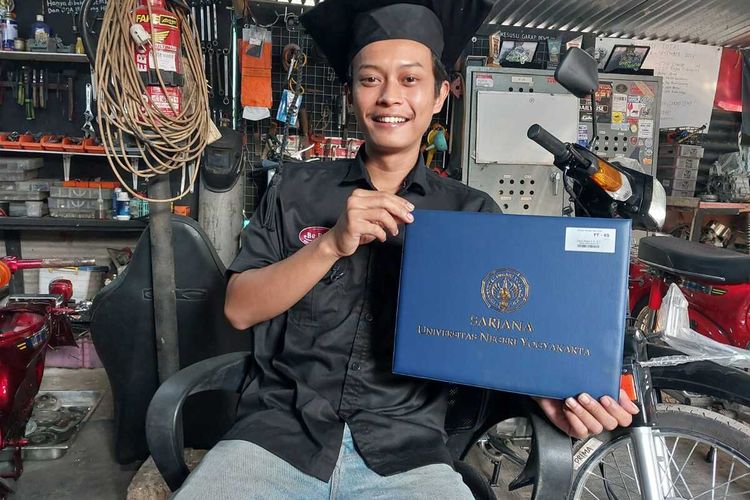 Kisah Dana Brata, Pemuda Sleman yang Bangun Bengkel Restorasi sejak SMK, Biayai Kuliah Sendiri hingga Punya 5 Pegawai