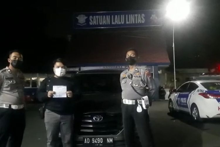 Pelaku aksi balap mobil berintensitas Irdan (21) warga Kabupaten Boyolali, Jawa Tengah, mengaku melakukan aksinya pada 28 Juni 2022, pukul 01.00 WIB, lalu, saat melakukan minta maaf atas perbuatannya.