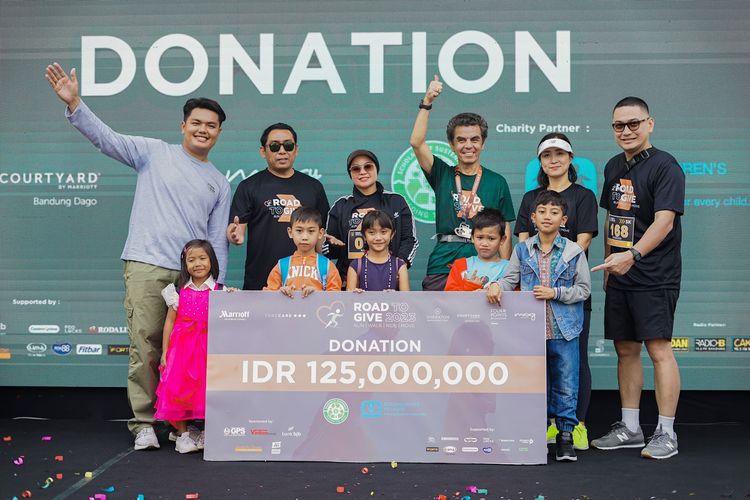 Charity Run terbesar di Bandung, Road To Give Bandung 2023, sukses menyatukan lebih dari 1.000 peserta dari berbagai kalangan untuk mendukung tujuan amal.
