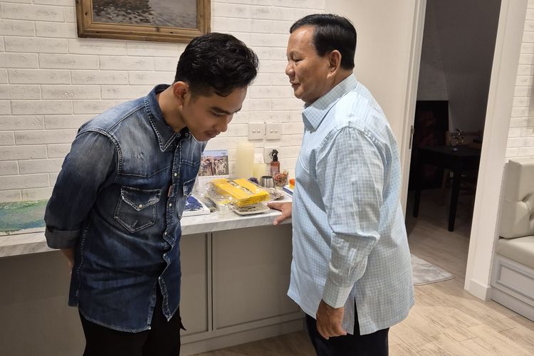 Capres dan cawapres pemenang Pemilu 2024, Prabowo Subianto-Gibran Rakabuming Raka akhirnya bertemu di kawasan Jakarta Selatan, Jumat (22/3/2024). 