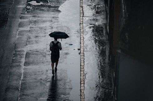 Prakiraan Cuaca di Denpasar Hari Ini 1 Januari 2023 : Siang Hujan Petir, Malam Cerah Berawan