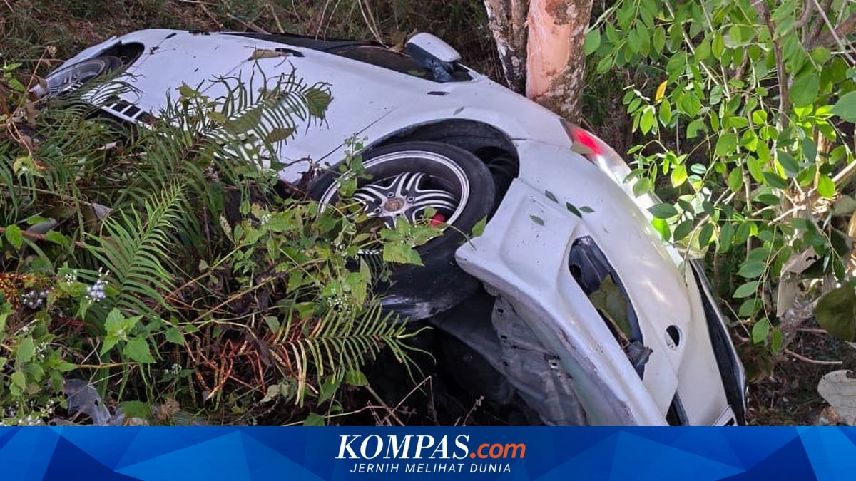 Pengemudi Kurang Konsentrasi, Mobil Terperosok 2 Meter di JJLS Gunungkidul